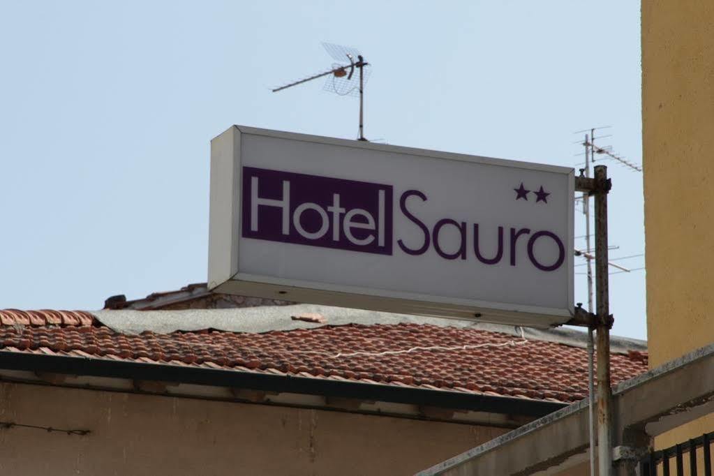 Hotel Sauro Виареджо Екстериор снимка
